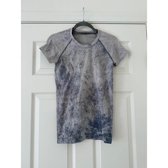 Lululemon Swiftly Tech T-shirt size 6 blue tie dye - Picture 1 of 4